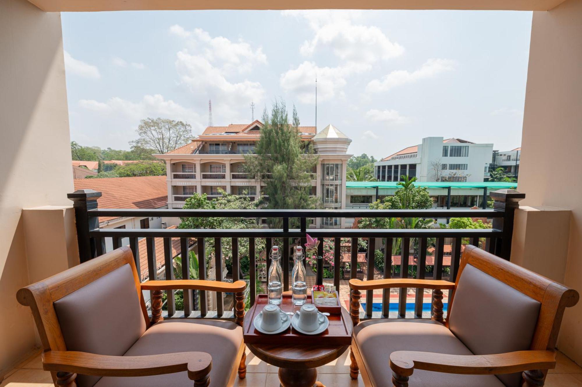 Somadevi Angkor Premium Hotel Sziemreap Kültér fotó